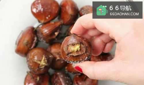 ​怎么样在烤箱里烤栗子，这是一道冬季经典美食